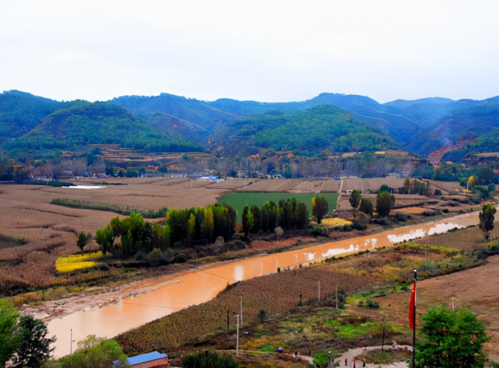 陕西旅游：甘泉雨岔大峡谷及周边行（图）