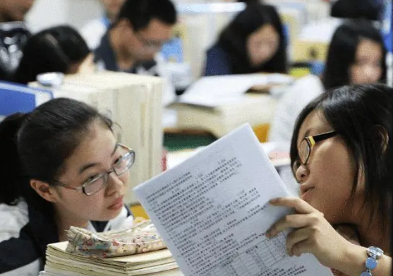 2021年高考复读生再创新高，教育内卷更加严重，应届生难以接受