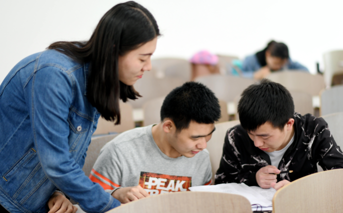 “三本”真的不复存在？看过录取分数线后，才懂得其中的暗流涌动