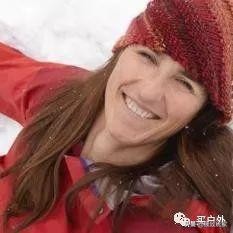 珠峰上最著名的女性尸体，死前哀求：“请不要扔下我”