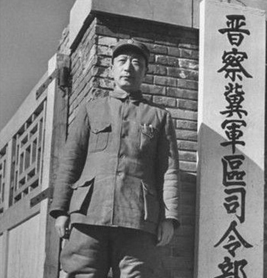 十大元帅1937年谁的级别最高：叶剑英第三，陈毅第九，罗荣桓垫底