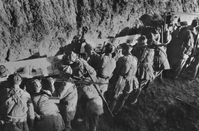 新中国成立后，为何刘伯承要放弃总参谋，选择当军事学院院长？