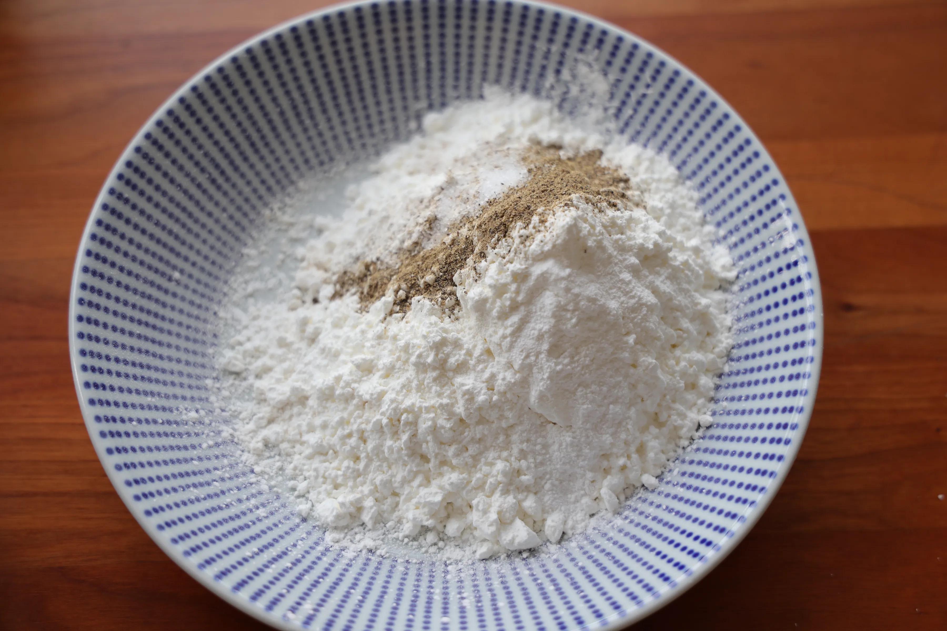 几元的鸡胸肉，简单做下，上桌成了抢手菜，外皮酥脆里面软嫩好吃