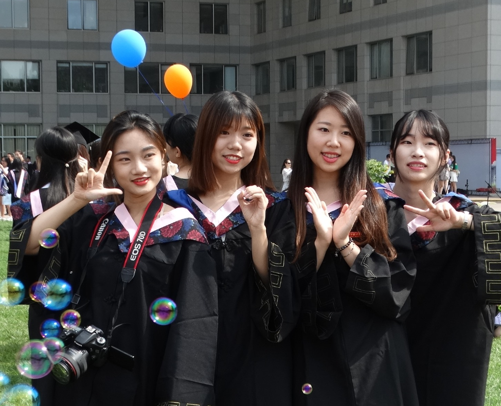 今年高考本科投档线出炉，2所985和1所211大学分数线是521和418分