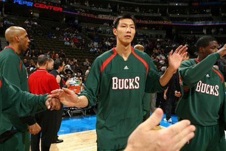 为什么明星不出席nba(球迷的遗憾！拥有不输八村塁的天赋，易建联为何最终却淡出NBA？)