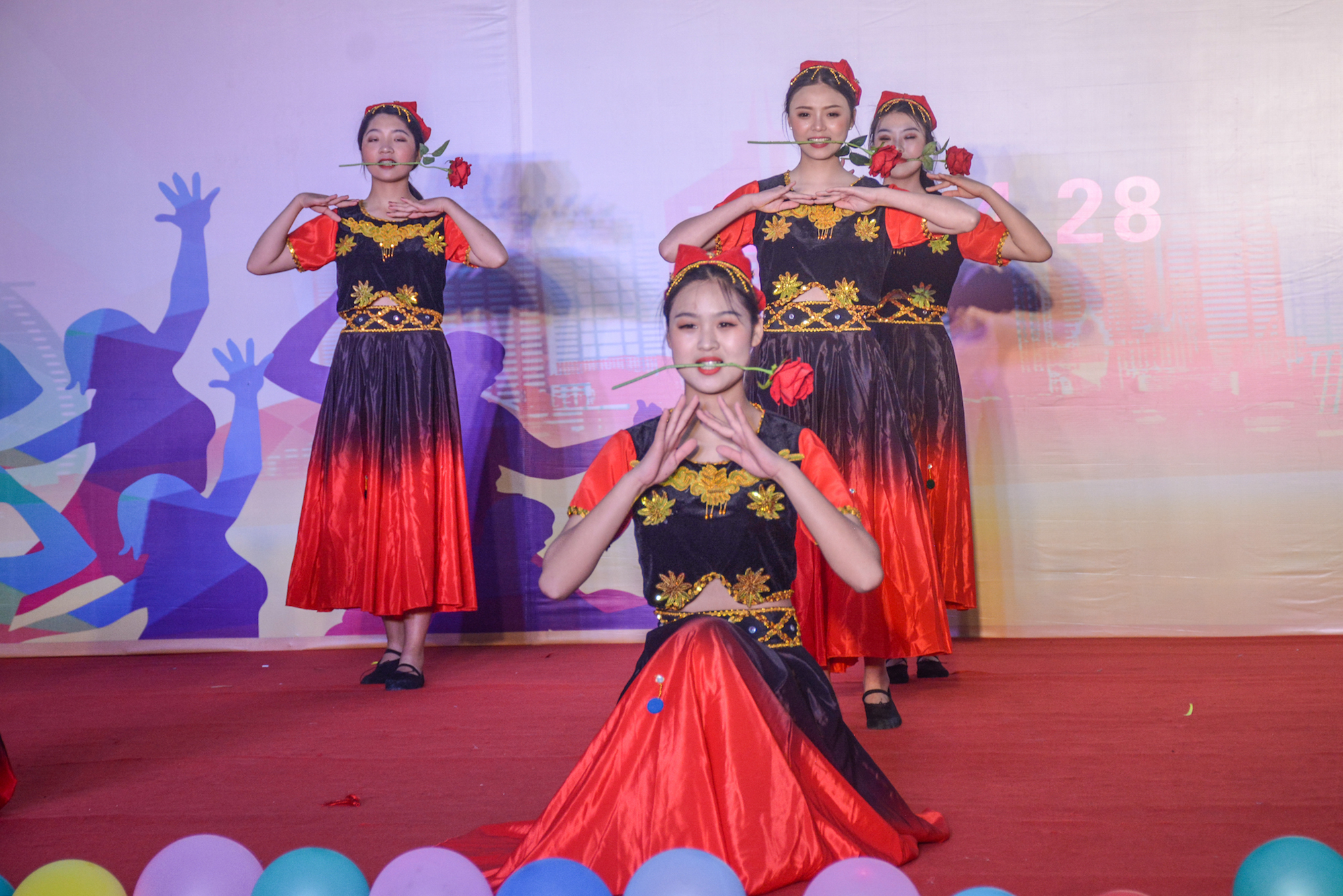 弘扬五四精神，成都东星航空职业学校掀起爱国主义热潮