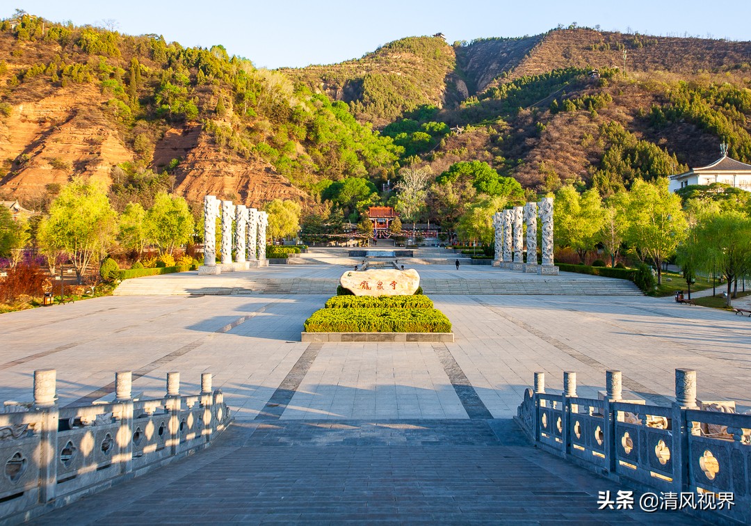 崇信龙泉寺，流水潺潺、曲径通幽，龙吐彩虹显奇观！