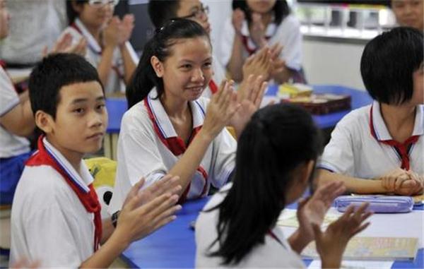 看到高考电脑阅卷全过程，才明白冤枉分都丢在哪，现在知道还不晚