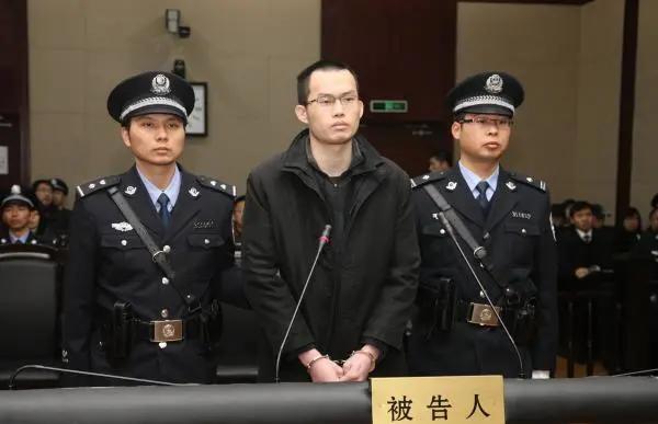 上海复旦大学投毒事件（尸体上令人作呕的蛆）