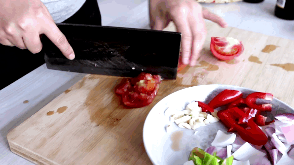 一道陕西人的美食，做法不是很难，可炒、可凉拌，美味筋道有嚼劲