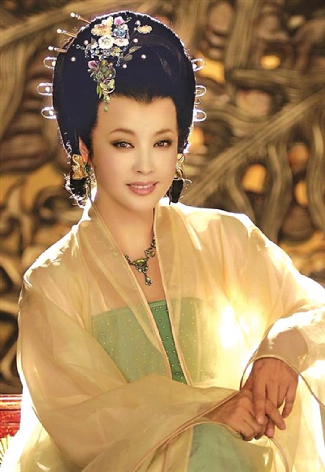 武则天是中国历史上唯一一个女皇帝武则天是中国历史上唯一的女皇