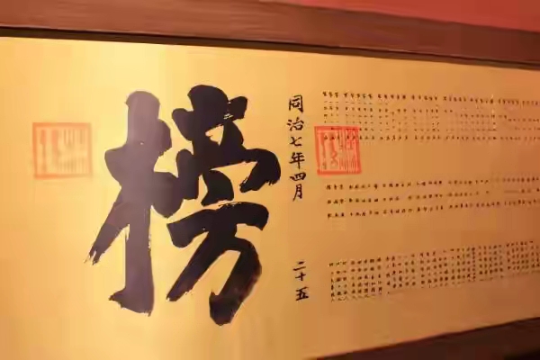 男生高考查分全家跟着手抖（2021年安徽高考放榜日的众生百态）