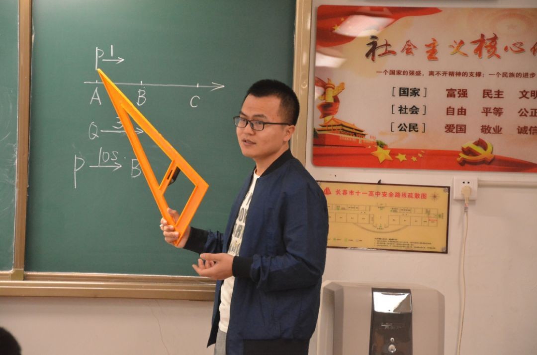 数学难出新高度，考试超纲学生边做试卷边哭，升级难度为哪般？