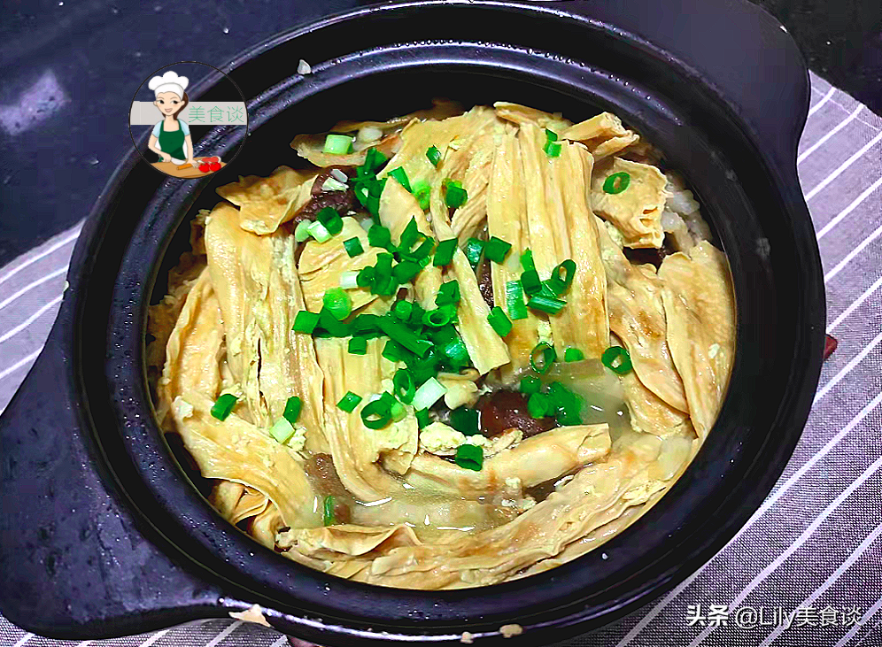 冬天，五花肉和它是绝配，泡软一煎一焖，简单又营养，多给孩子吃