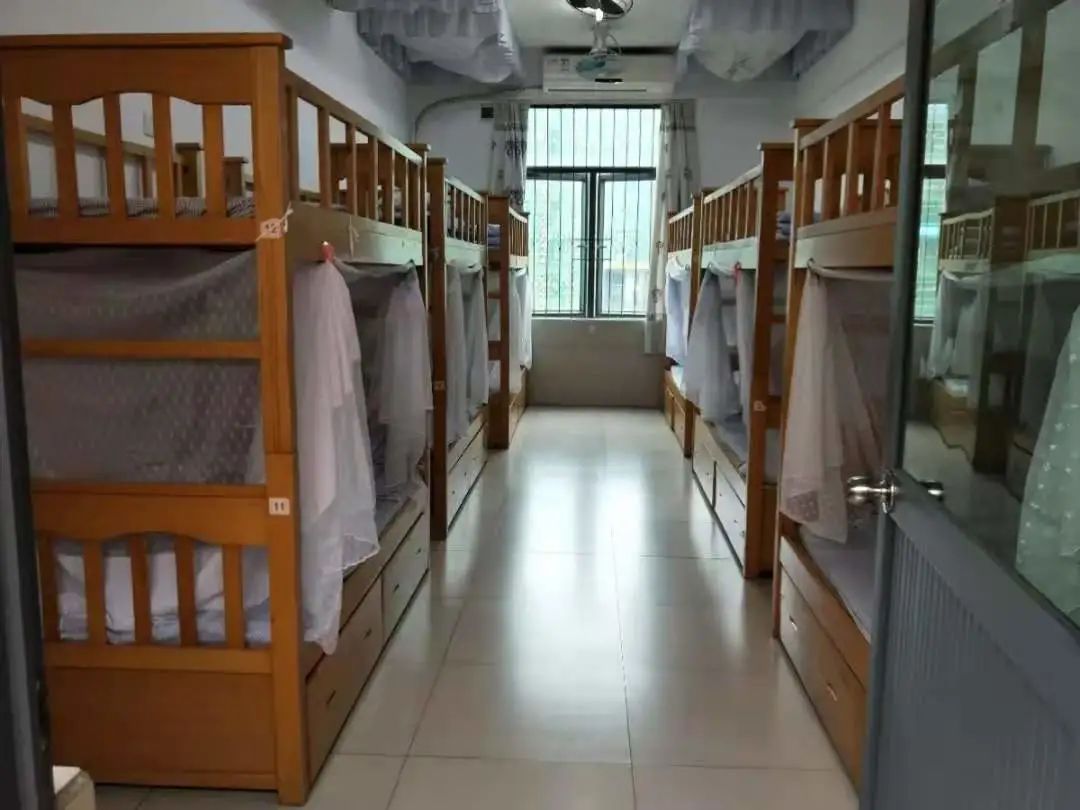 一年级就要住宿？民办小学宿舍大pk，带你深入各小学宿舍现场