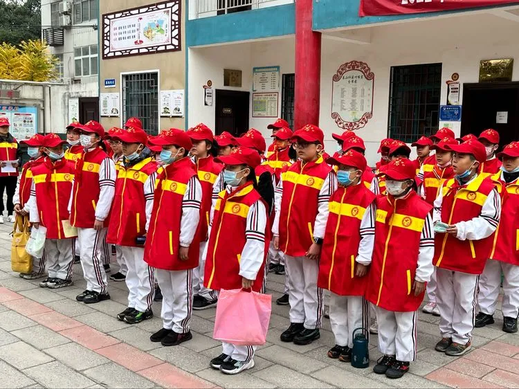 助力双减 志愿同行——漯河市实验小学学生志愿服务进社区
