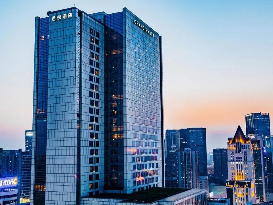 在中国的国际知名四大连锁酒店集团都有哪些？