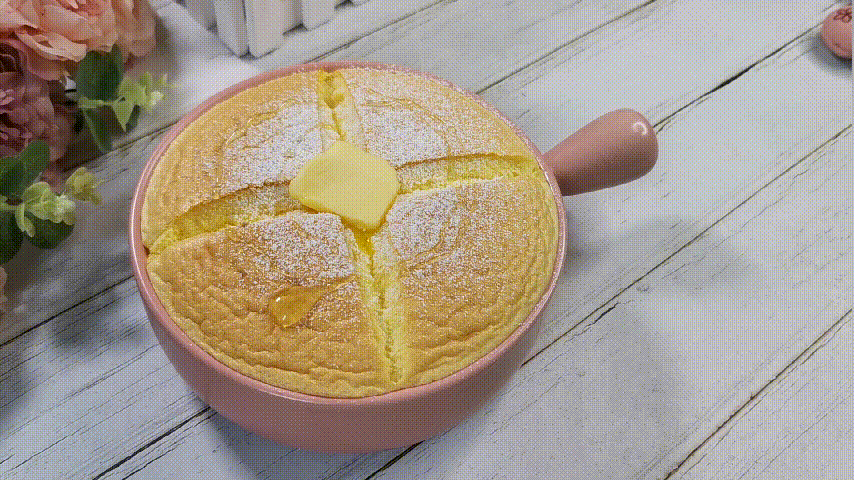 舒芙蕾松饼（教你用2个鸡蛋做口感松软蕾松饼）