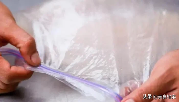收藏:冷凍魚解凍方法大全,學會6種化凍方法,魚新鮮又好吃!