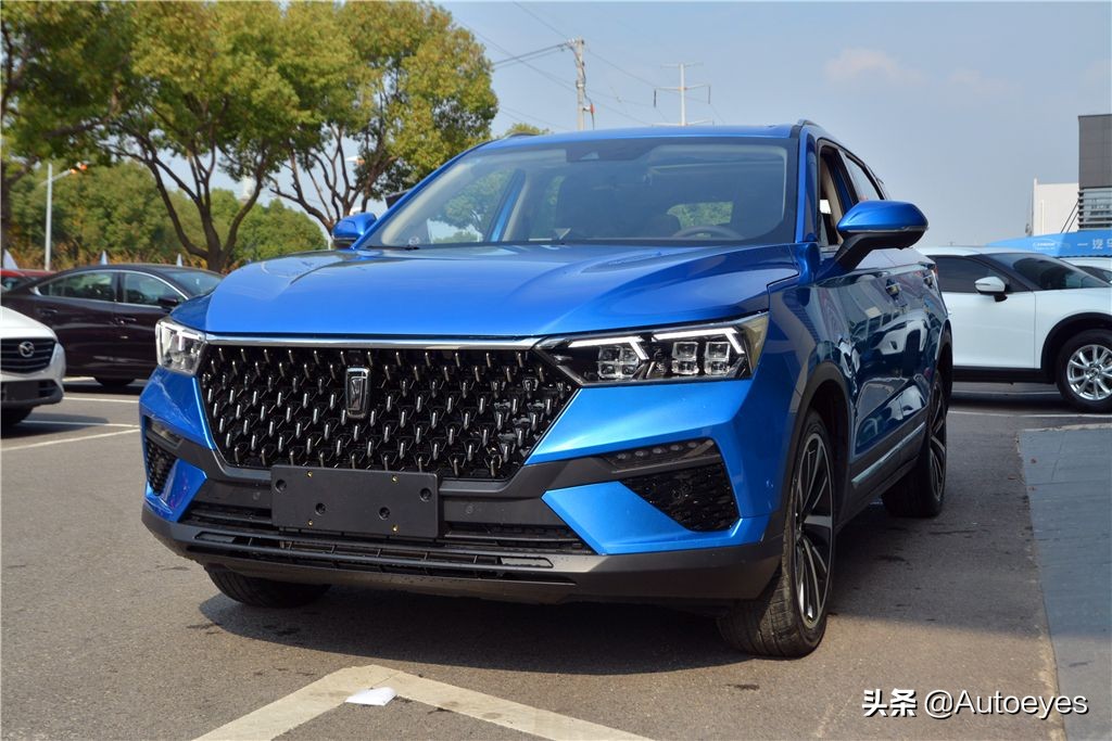 奔腾T77 Pro与瑞虎7齐上市，精品SUV之争，准车主该选谁？