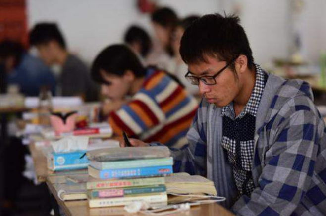 多所大学发布名单，近200名左右考生被取消资格，无缘今年考研