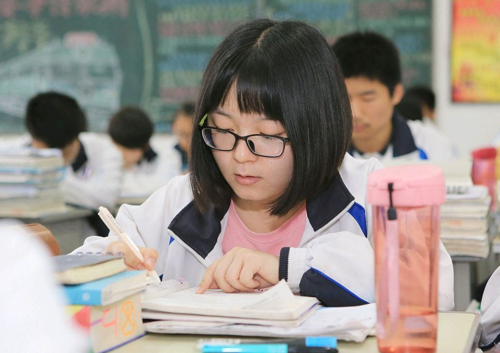 高考成绩也分层次，不同分数对应的层次不同，未来发展差距明显