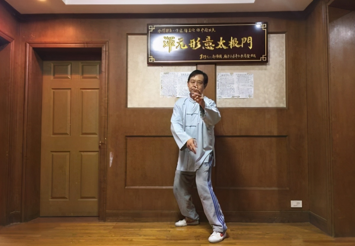 潘石屹被嘲讽为房地产界的笑话，网友热议其商业决策失误