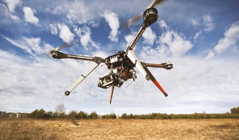 职校宿舍空调、游泳馆一应俱全，去省民政厅直属学校读书免学费