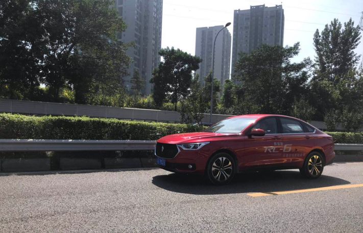 试驾丨新宝骏RC-6不仅有颜值，内部黑科技更亮眼