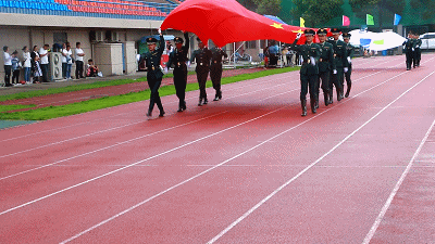 西点助力开学 I 为江浙沪中小学生提供免费升旗服务！