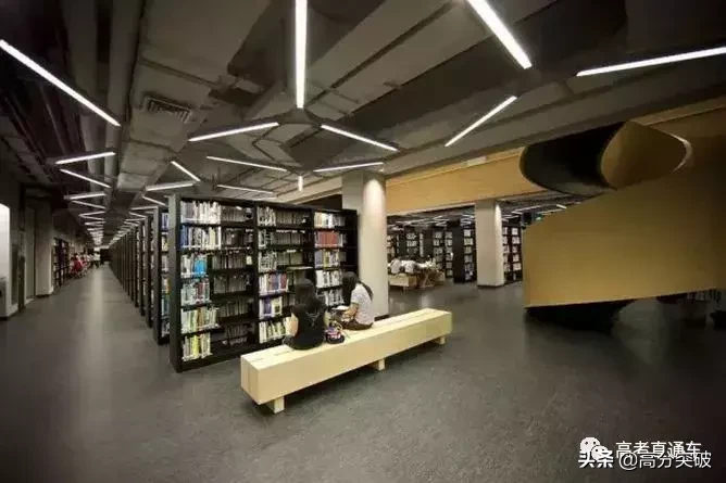 泡一整天都不够！国内那些美炸天的大学图书馆，你去过几个？