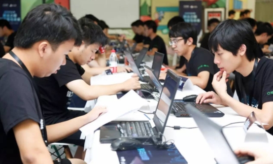 大一新生报到前，学生要及时办好“一档三证”，以免开学手忙脚乱