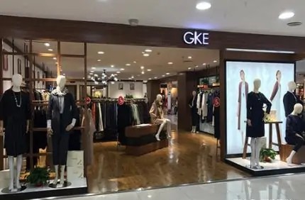 想开服装网店怎么入手，网上的衣服和实体店的有什么区别？