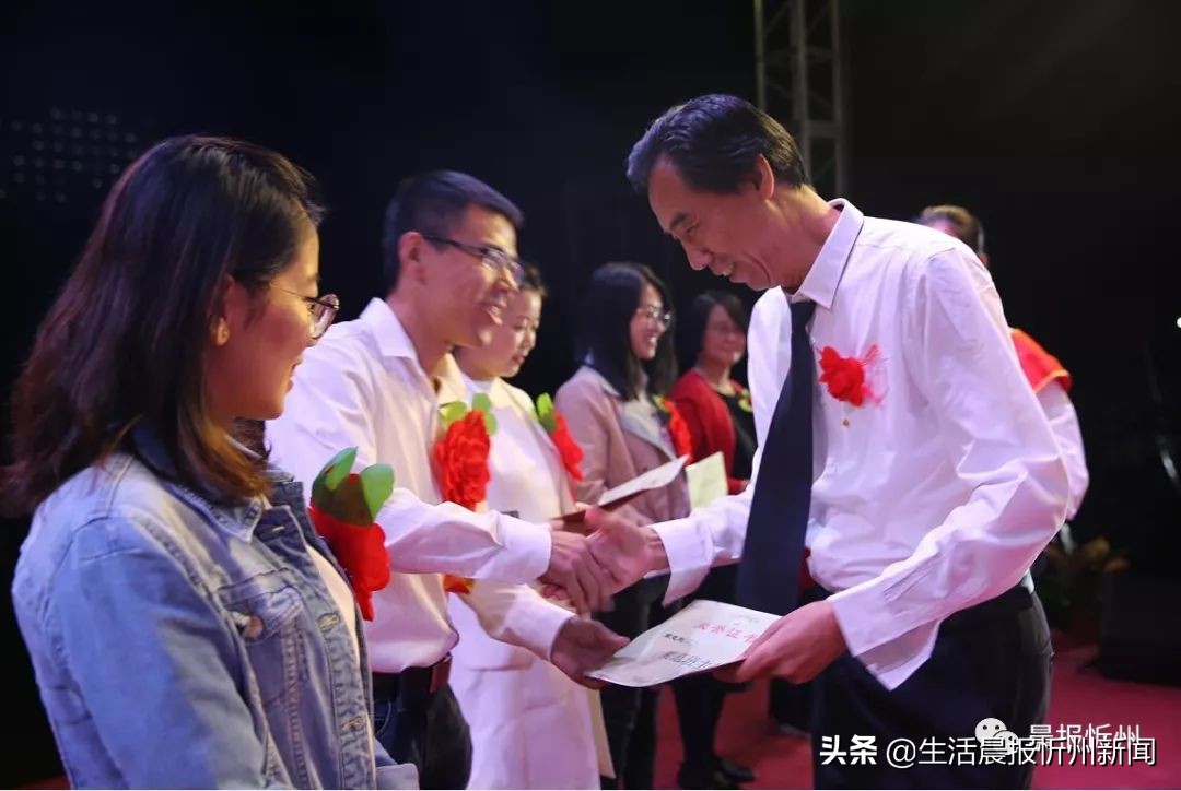 燃爆！忻州一中百日誓师大会刷屏网络，莘莘学子激情饱满向前冲...