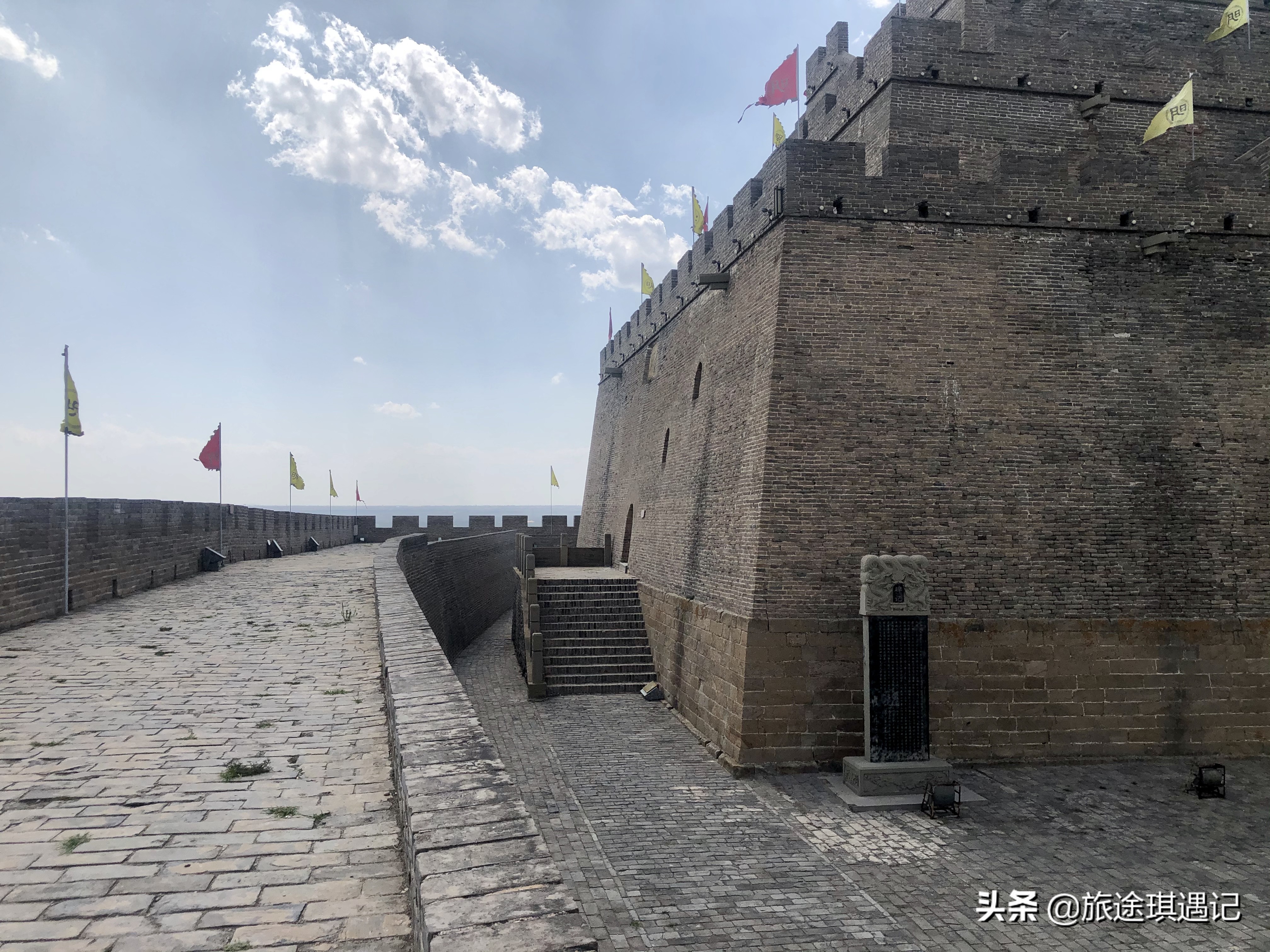 山海关凭啥是天下第一关？上过山下过海才知道其中奥秘，名不虚传