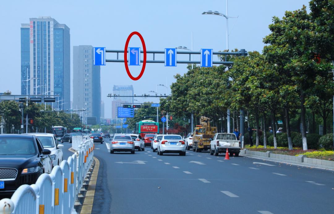 潮汐车道是什么意思 交通标志大全图片及解释