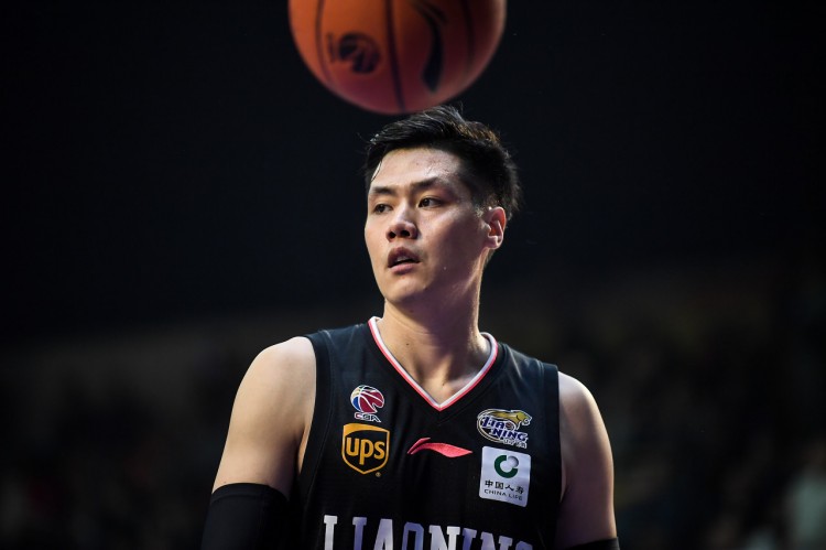 nba掌骨骨折为什么会复出(手部骨折！贺天举迎来生涯最尴尬期，队内地位恐将被年轻小将替代)