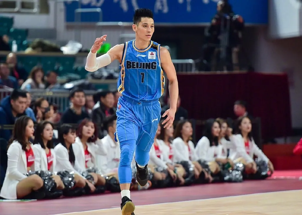 林书豪去了nba哪些球队(林书豪宣布离开CBA！六支NBA球队看上他！林疯狂回来了)