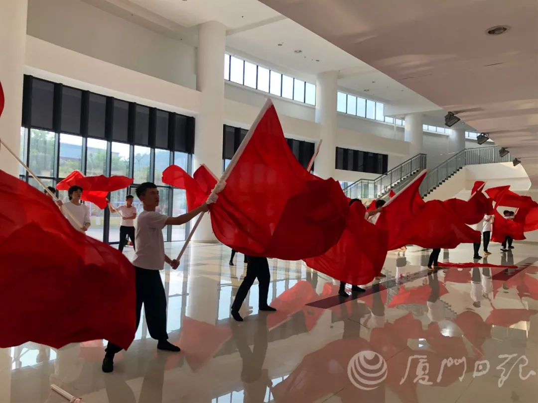 骄傲！厦门154个男孩北京登场，入党申请书见证青春