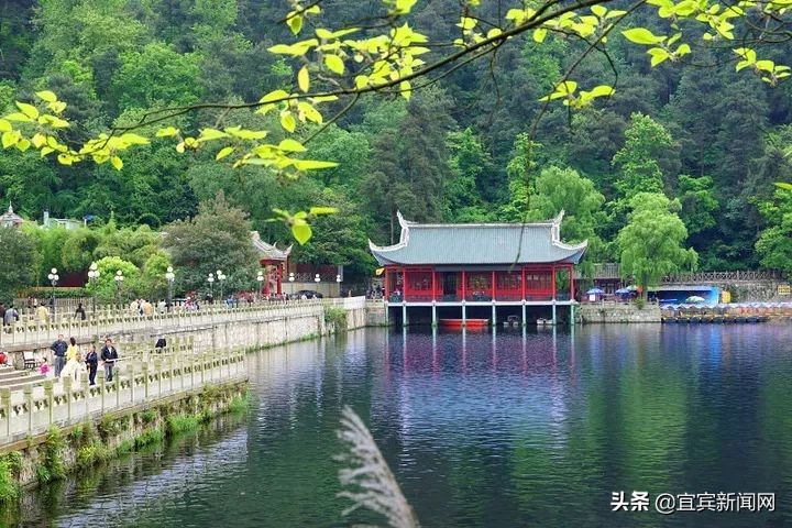 速速围观！“双节”期间 宜宾加开这些列车