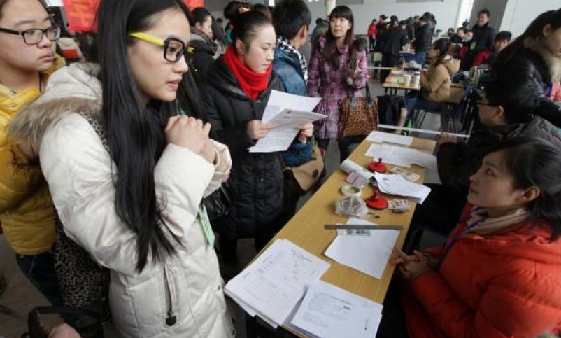 同分不同命“文科生”难上好大学？文理差距大，文科生的苦没人懂