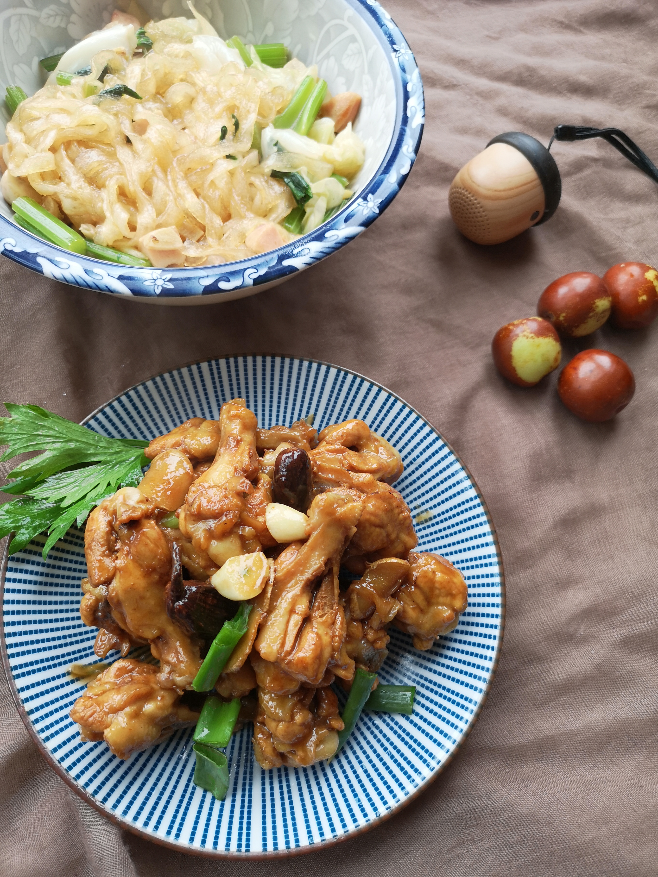 做了三道菜，娃说：“表扬你今天做的饭”，我心里乐开了花