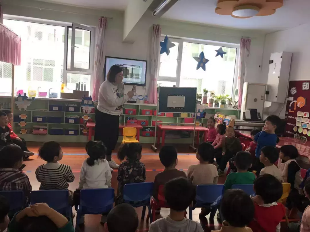 高碑店市第一幼儿园校园风景线:友爱的点点四班