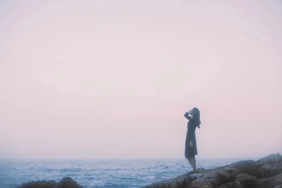 95后情侣自拍小视频被抓：毁掉三观最快的方式，就是让他赚快钱