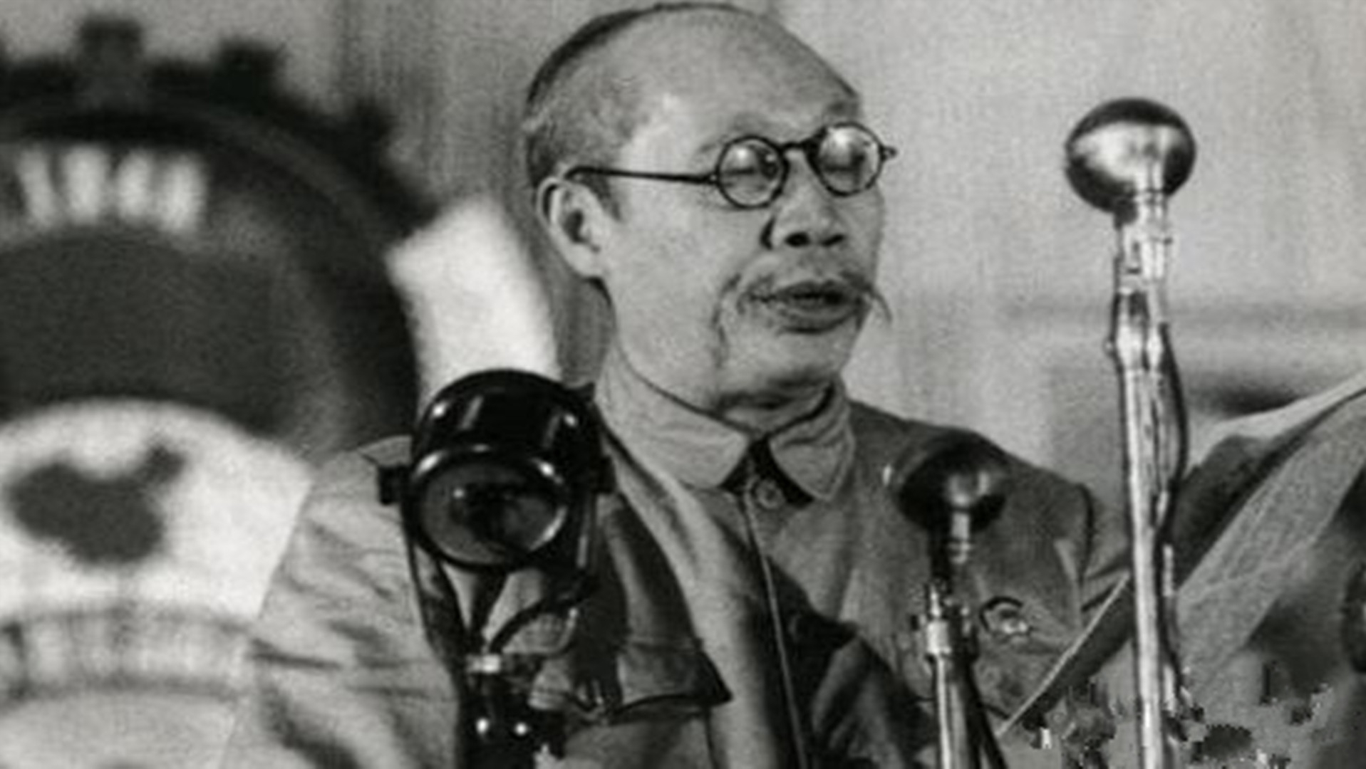 1953年，陈赓筹备哈军工学校时遭遇警察拦车，随后哈尔滨展开严打