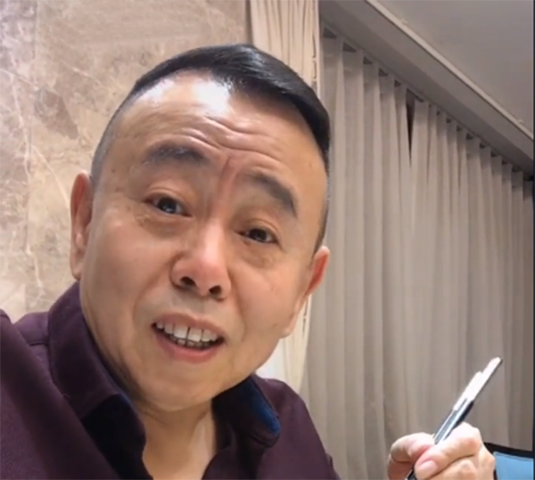 潘长江为让豪宅“显高”，屋顶用石膏线设计，餐厅比客厅都要大