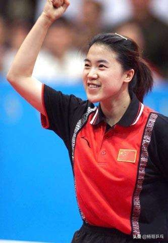 在广岛亚运会中,改名小山智丽的何智丽,先后战胜了三名奥运冠军,先是