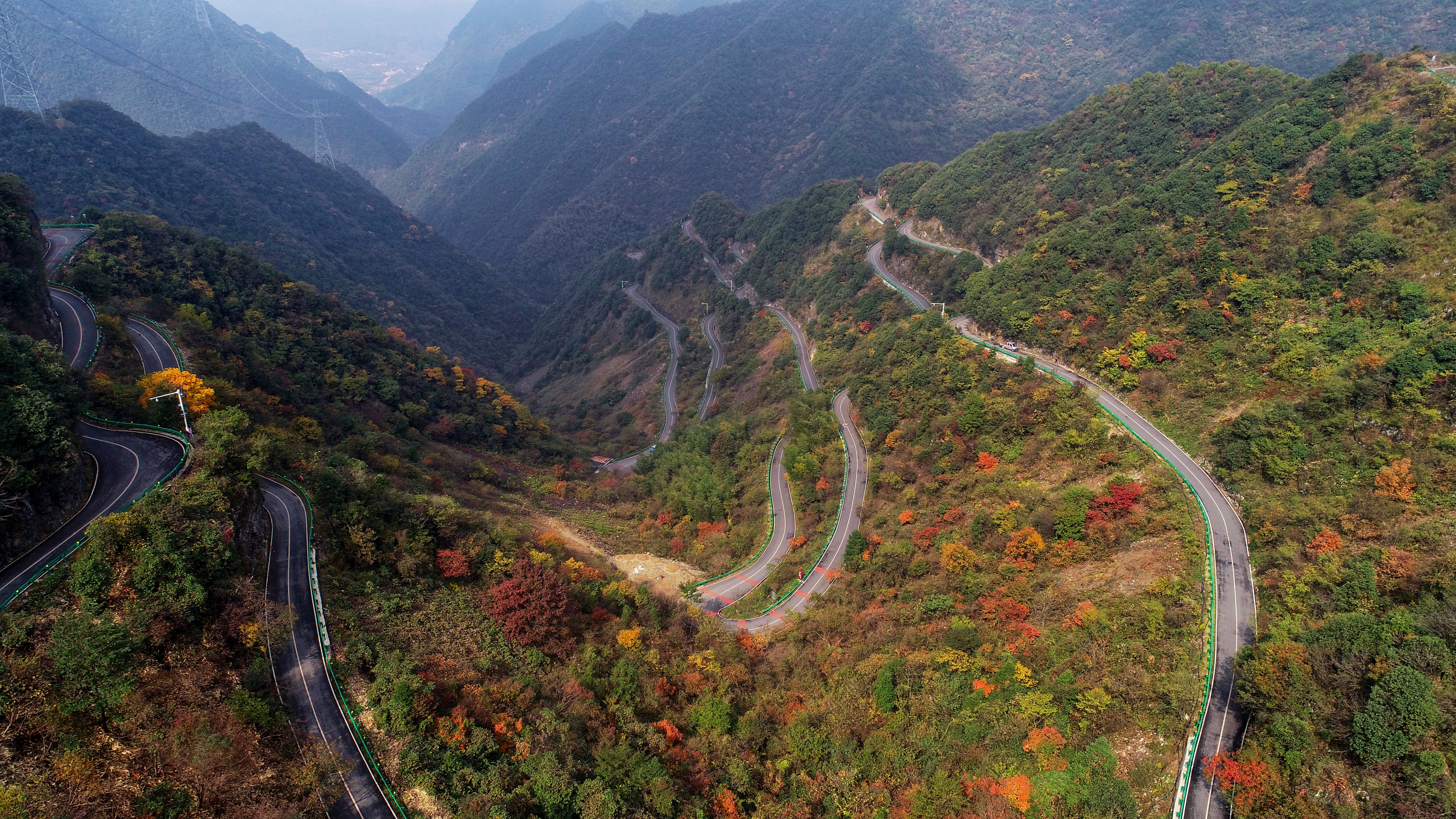 安徽有条绝美的自驾公路，因酷似72拐，被称为皖南川藏线