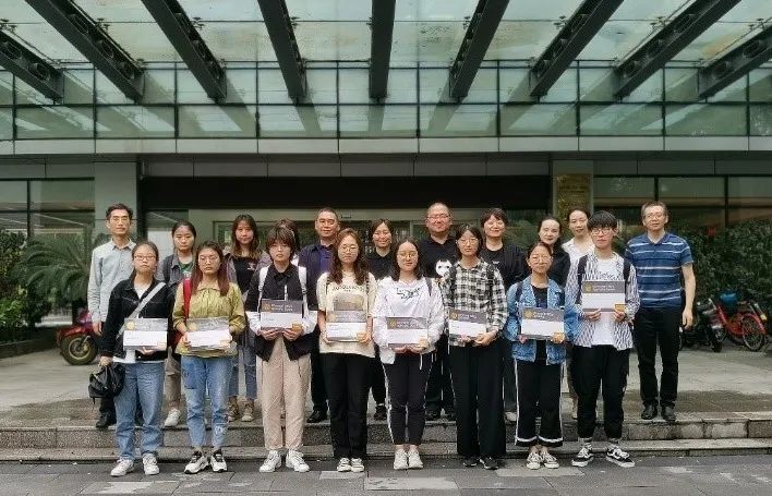 微软唯一认可！重庆女孩对战33国超级“大神”，夺得全球亚军！