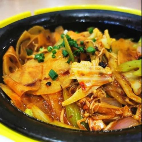 今年暑期，这3部电视剧超火，主角全部来自重庆这所高校！